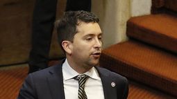 Previo al 8M: Diputado republicano Cristián Araya organizó curso de tiro para mujeres