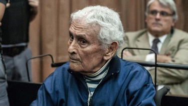 Murió a los 93 años el genocida de la dictadura argentina Miguel Etchecolatz