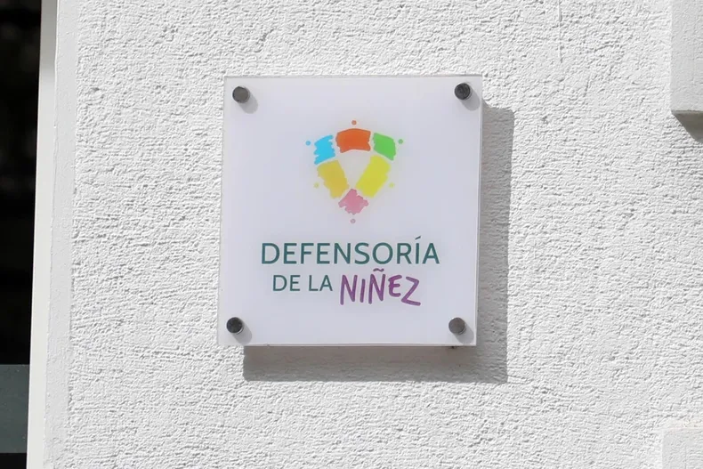 30780 defensoria de la ninez.webp