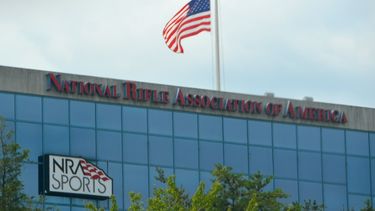 ¿Por qué la Asociación Nacional del Rifle de Estados Unidos tiene tanto poder?