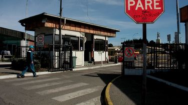 Emergencia ambiental en Quintero: Ministra compromete medidas y gobernador apunta a Codelco