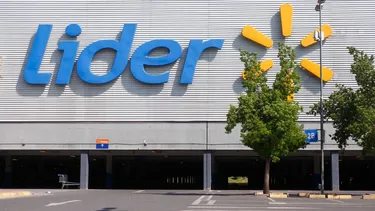 Mujer de 72 años se cayó en supermercado por omisión en limpieza y sufrió contusiones: Corte ordenó pagarle $967 mil