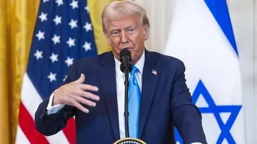 Donald Trump va más allá en su guerra comercial: Impone a Japón y Corea del Sur aranceles del 25%