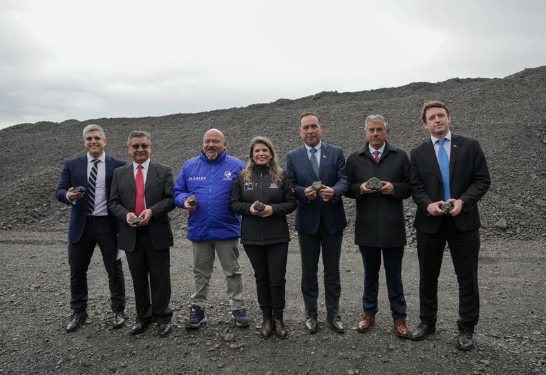MOP y Codelco concretan alianza que impulsa uso de desechos mineros para pavimentación pública sostenible.&nbsp;