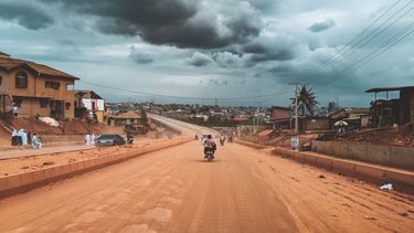 Grupo armado secuestra a 317 alumnas en un colegio al noroeste de Nigeria