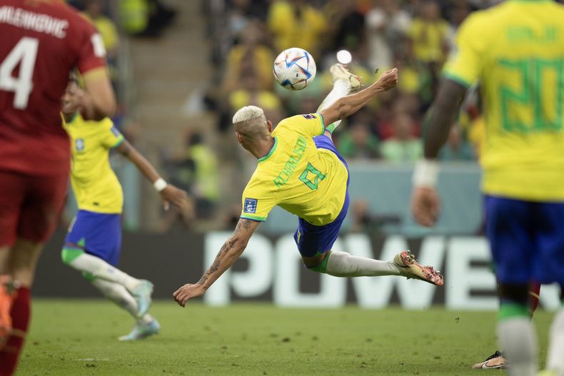Richarlison marcando el segundo gol de brasil @CBF_Futebol.jpeg