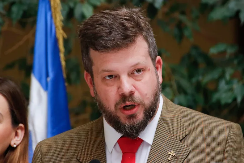 10831 a uno 1611233.webp