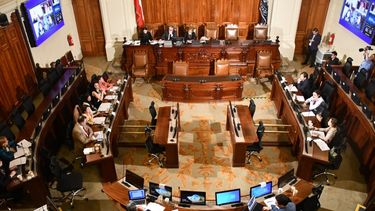 Reuniones de última hora para consensos: Comisión Experta posterga votación de enmiendas