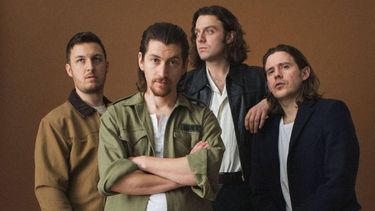El Desconcierto | arctic monkeys body paint e1664549628572.jpeg