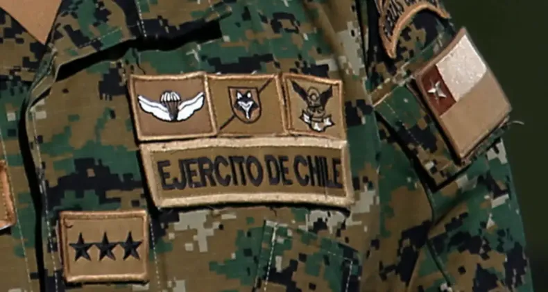 cabo del ejercito fue sorprendido ebrio durante turno de guardia y lo condenaron intento apelar y perdio en la suprema.webp