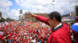 Maduro propone adelantar las elecciones parlamentarias