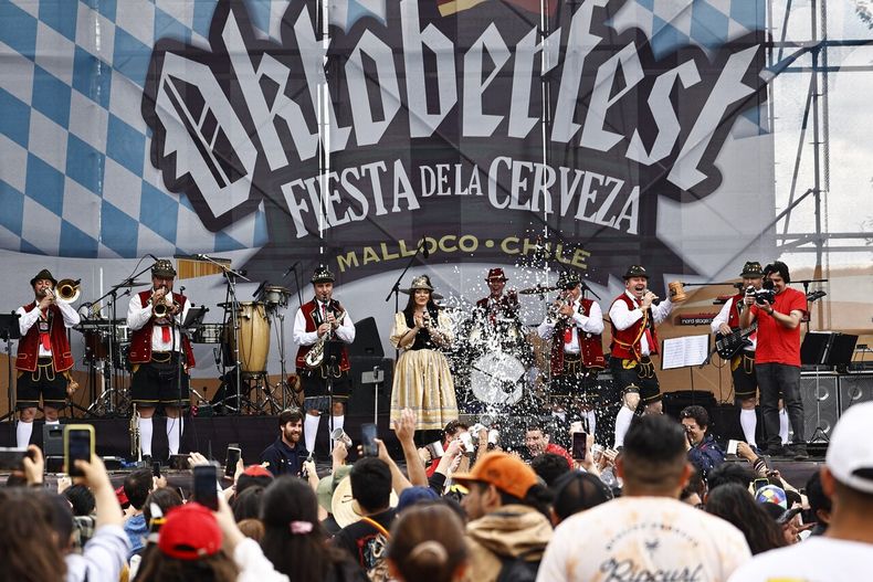 2439 oktoberfest.jpg
