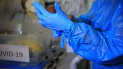 Laboratorio de EEUU desarrolla test de cinco minutos para detección de COVID-19