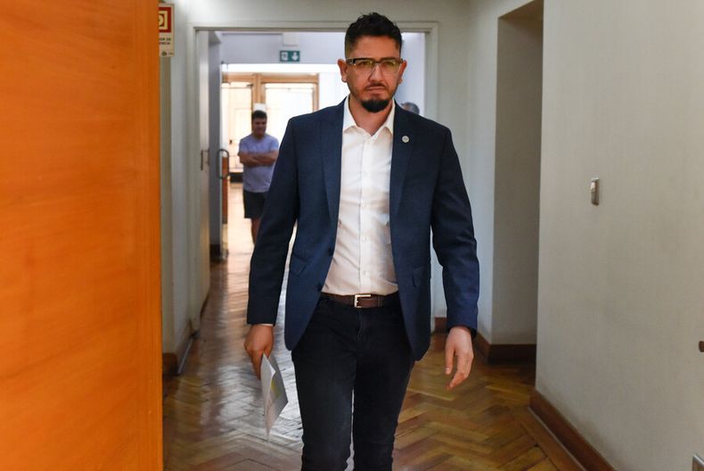 A_UNO_1422947.jpg