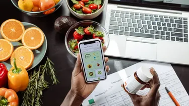 Biohacking: la nueva práctica que mezcla hábitos saludables y tecnología para hackear tu cuerpo y potenciar el bienestar