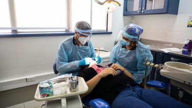 Fue por carie al odontólogo y quedó con parálisis facial: Será indemnizada con $20 millones