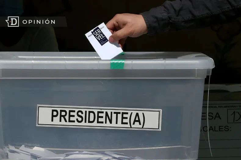 26847 persona votando en una urna que dice presidentea.webp