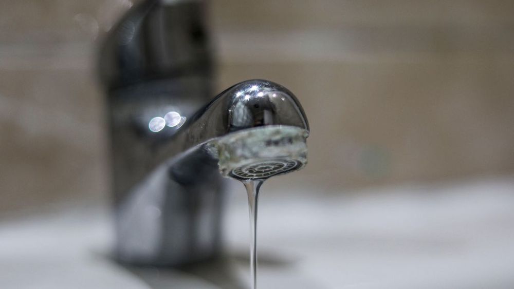 Corte de Apelaciones ordenó restablecer el agua a pareja de adultos mayores en Olmué / Agencia Uno