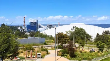 Mega domos en desuso y salud deteriorada: Lo que queda en Coronel tras cierre de termoeléctricas