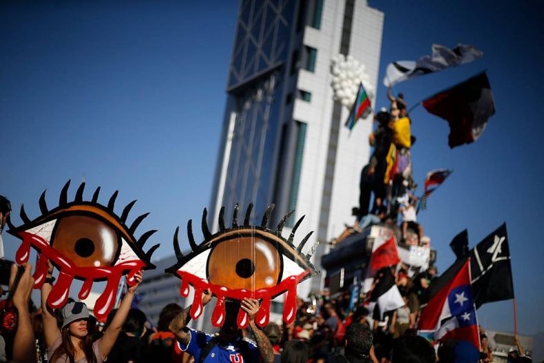Ojos en la Palza Dignidad.jpg