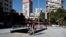 La nueva cara de Baquedano: Sin jardín de la resistencia y con una acera de cemento XL