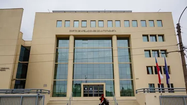 Universidad demoró meses en entregar a alumno certificado para jurar como abogado: Corte ordena emitir documento en 3 días