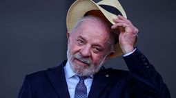 Lula da Silva, presidente de Brasil, celebra reducción de jornada laboral a 40 horas.&nbsp;