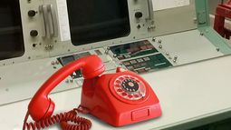 Teléfono rojo cumple 60 años en medio de nueva Guerra Fría entre Rusia y EEUU