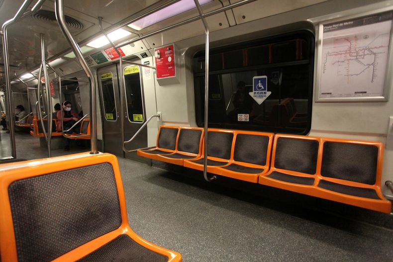 9058 metro santiago.jpg