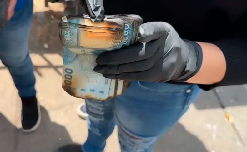 6724 billetes quemados curico.jpg