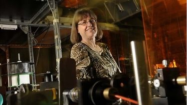 Por tercera vez en su historia el Nobel de Física fue para una mujer