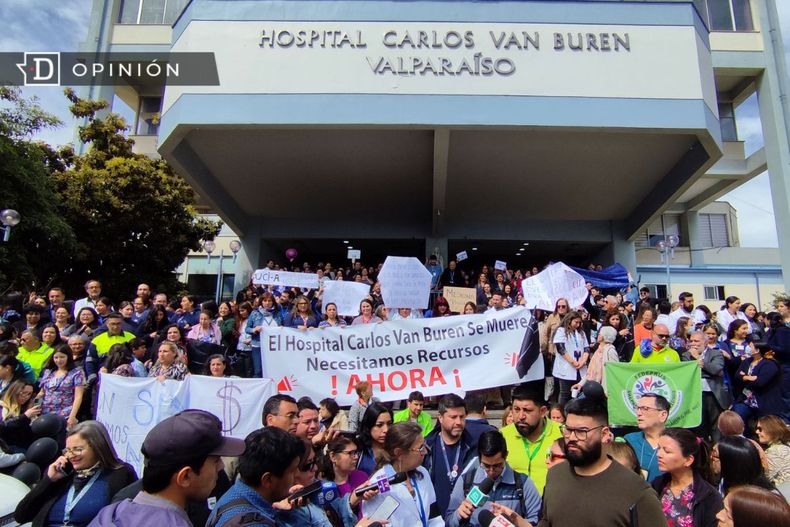 5591 imagen de protesta afuera del hospital carlos van buren de v.jpg