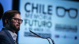 Boric a exiliados: “En nombre del Estado de Chile les pido perdón”