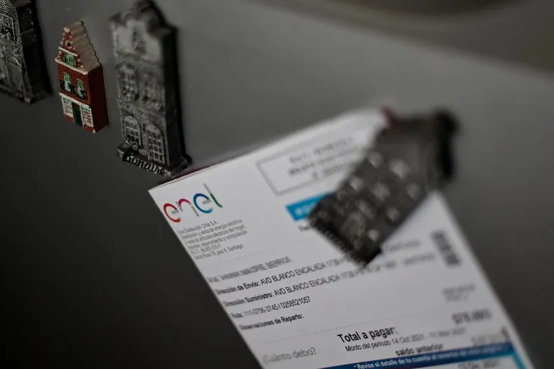 le cobraron mas de 5 millones por boletas sin lectura de medidor y enel no refacturo y desobedecio corte ordena corregir.webp