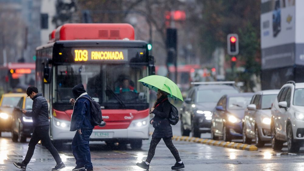 Vuelven las lluvias a Santiago - Agencia Uno