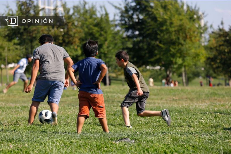 3238 jugando futbol.jpg