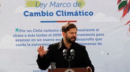 Emplazamiento masivo de ONGs a Boric por temas ambientales: acusan deudas