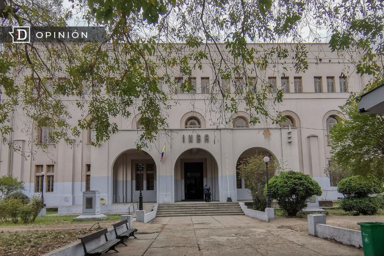 6335 imagen del frontis del internado nacional barros arana.jpg