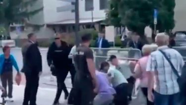Crisis en Eslovaquia: Primer ministro Robert Fico en riesgo vital tras ser atacado a disparos
