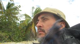 La risa invisible de Guillermo Valenzuela: El ojo del infierno