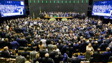 Izquierda brasileña forma bloque de oposición y sufre traiciones en su primera votación