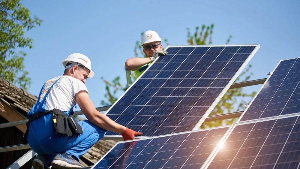 Más energía solar. Con la transición energética la demanda global de electricidad crecerá un 69% hacia 2050, impulsada por centros de datos y electromovilidad.
