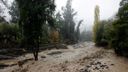 Corte de agua y suspensión de clases para 27 comunas del Gran Santiago