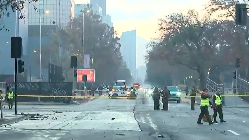 Alta congestión en Alameda por cortes y desvíos tras accidente provocado por auto que escapó de Carabineros