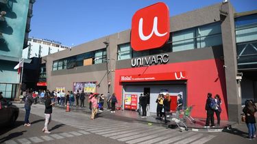 Por maltrato a auxiliar de aseo: Supermercado Unimarc indemnizará con $3 millones a trabajadora