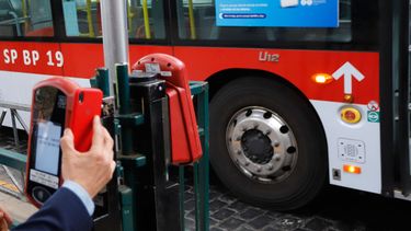 Dale QR: Así es como puedes acceder al transporte público gratuito en Santiago