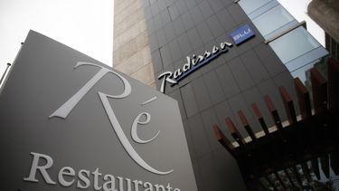 Accidente laboral: Trabajadora muere tras caída de ascensor en acomodado hotel de Santiago