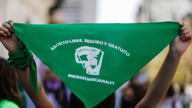 España aprueba el aborto libre y cambio de sexo sin condiciones desde los 16 años