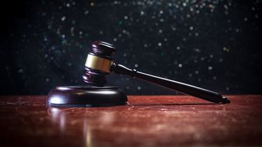 Pidió divorcio e indemnización de $5 millones por haberse concentrado en tareas del hogar: Corte lo rechazó