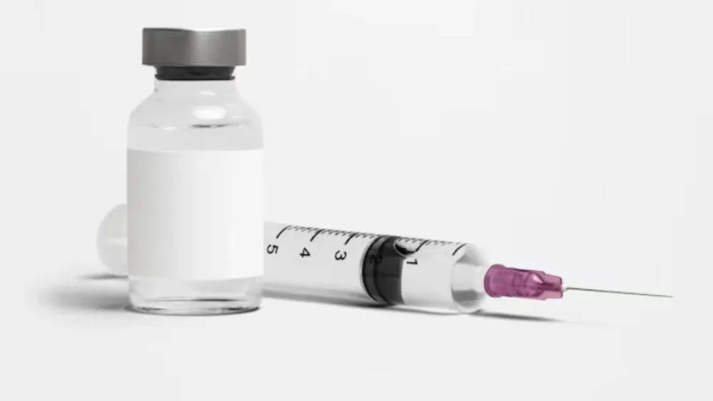 ISP ordena retiro voluntario de antibiótico por presencia de partícula extraña: Revisa lotes afectados